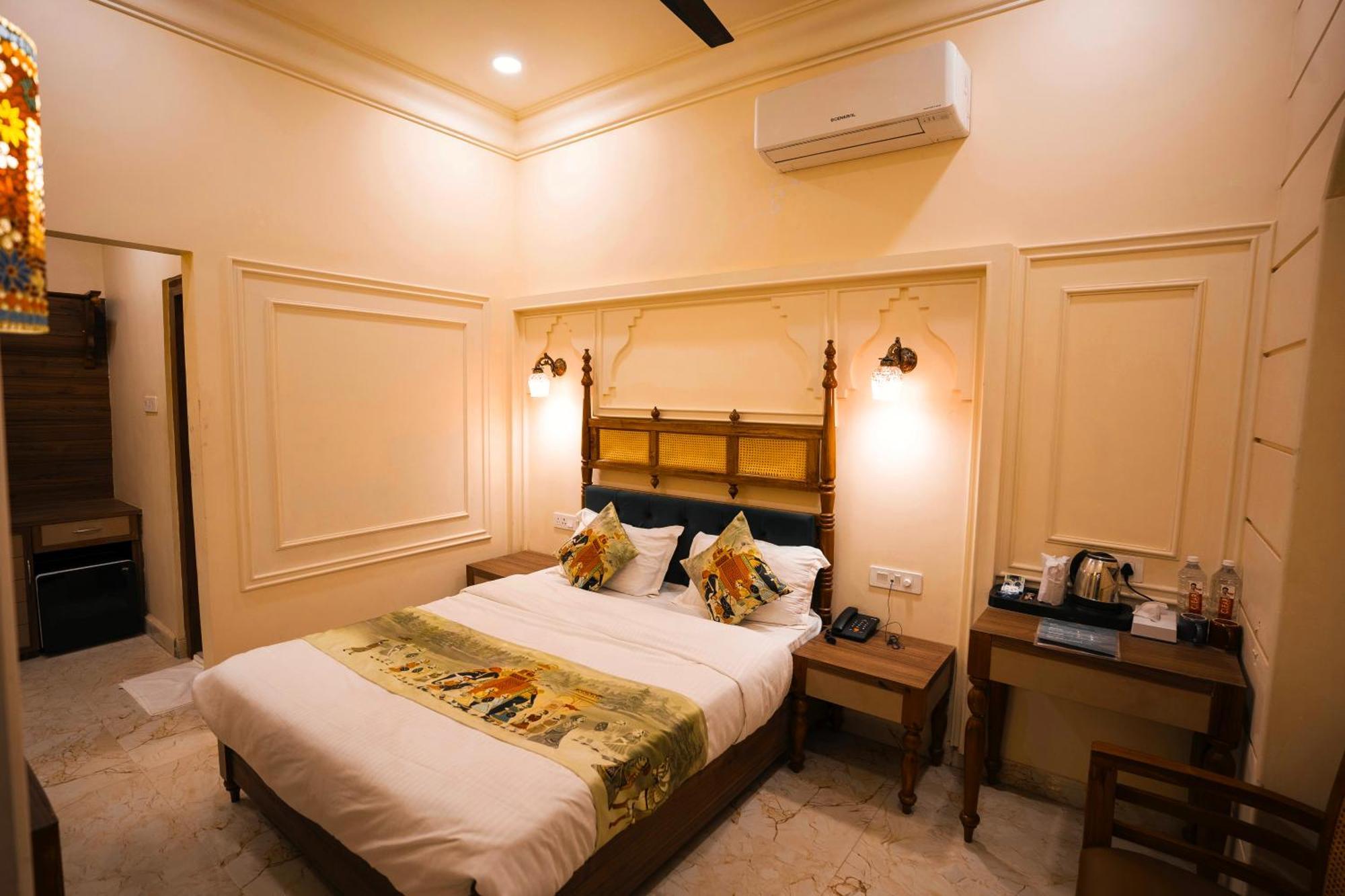 Captain Villa Heritage House Varanasi Exterior photo