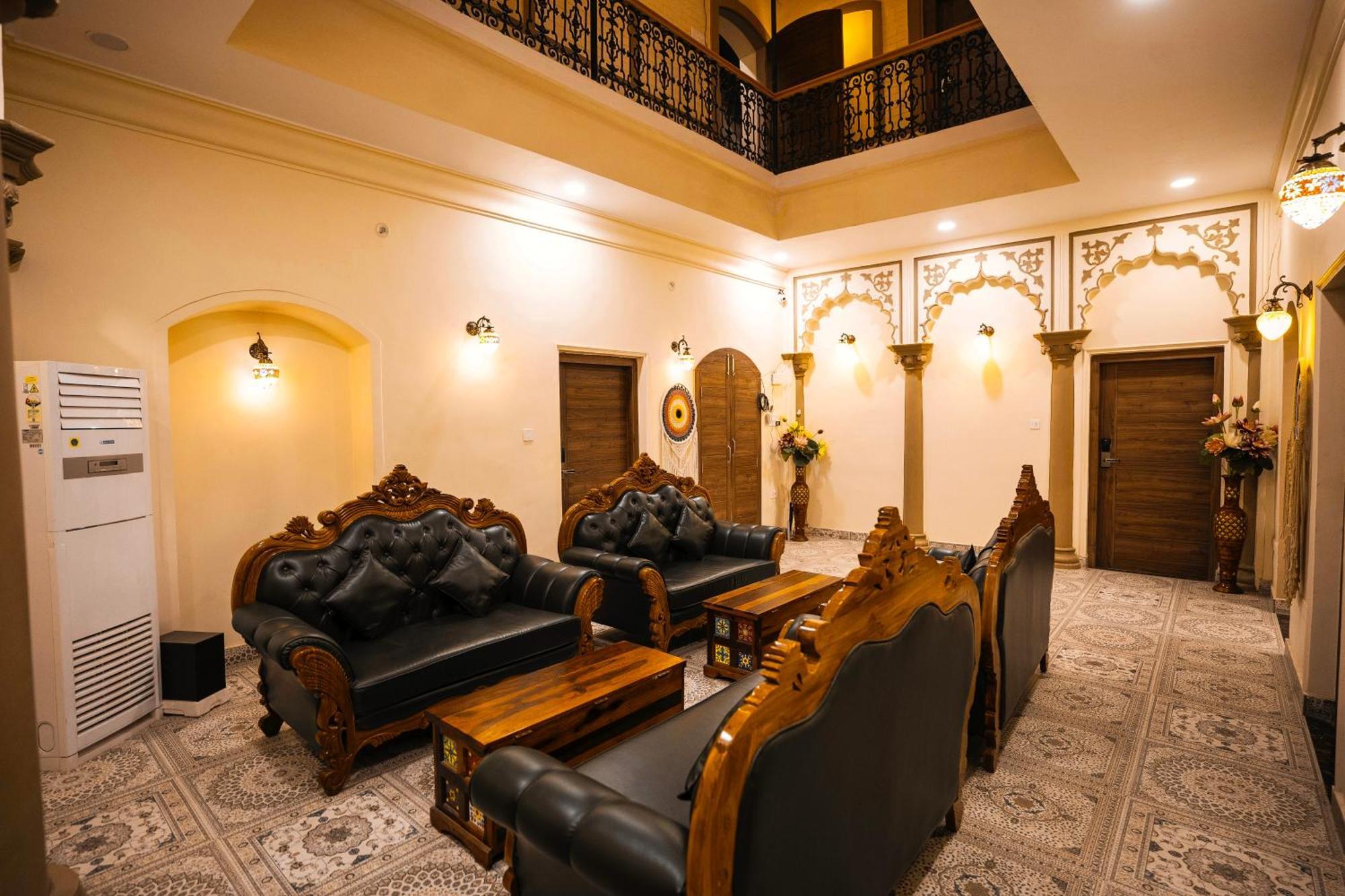 Captain Villa Heritage House Varanasi Exterior photo